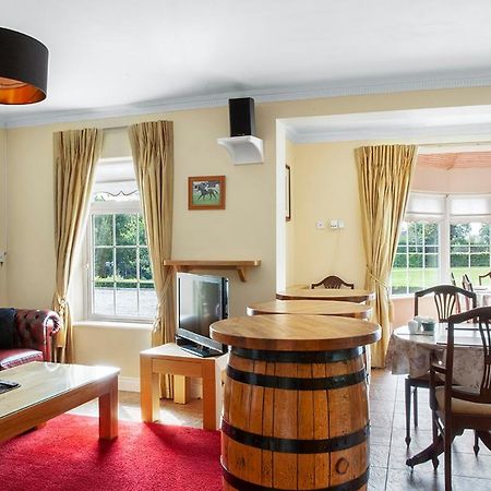 The Ridgewood Lodge Newbridge  Bagian luar foto