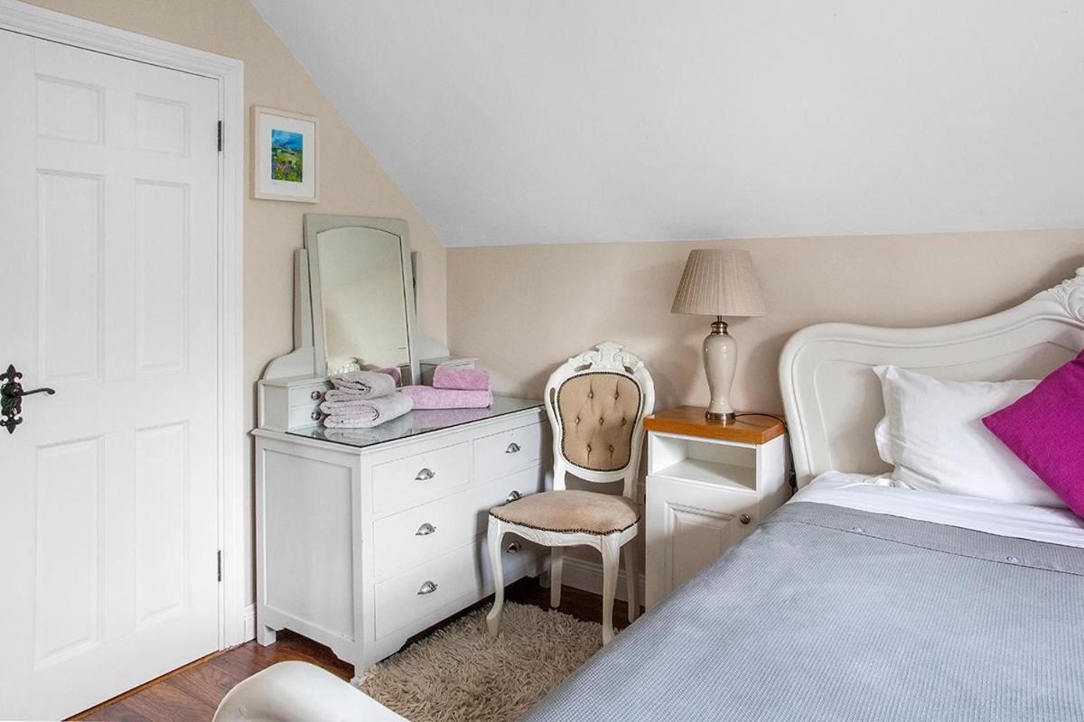 The Ridgewood Lodge Newbridge  Bagian luar foto
