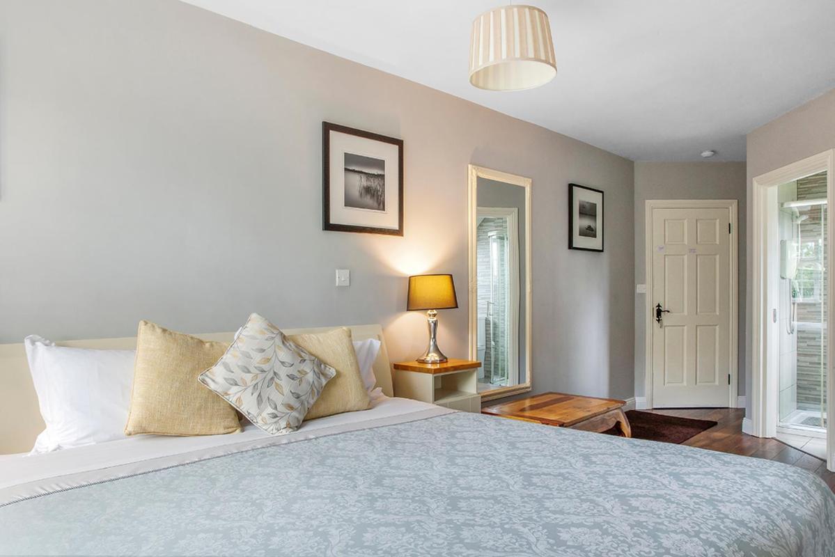 The Ridgewood Lodge Newbridge  Bagian luar foto