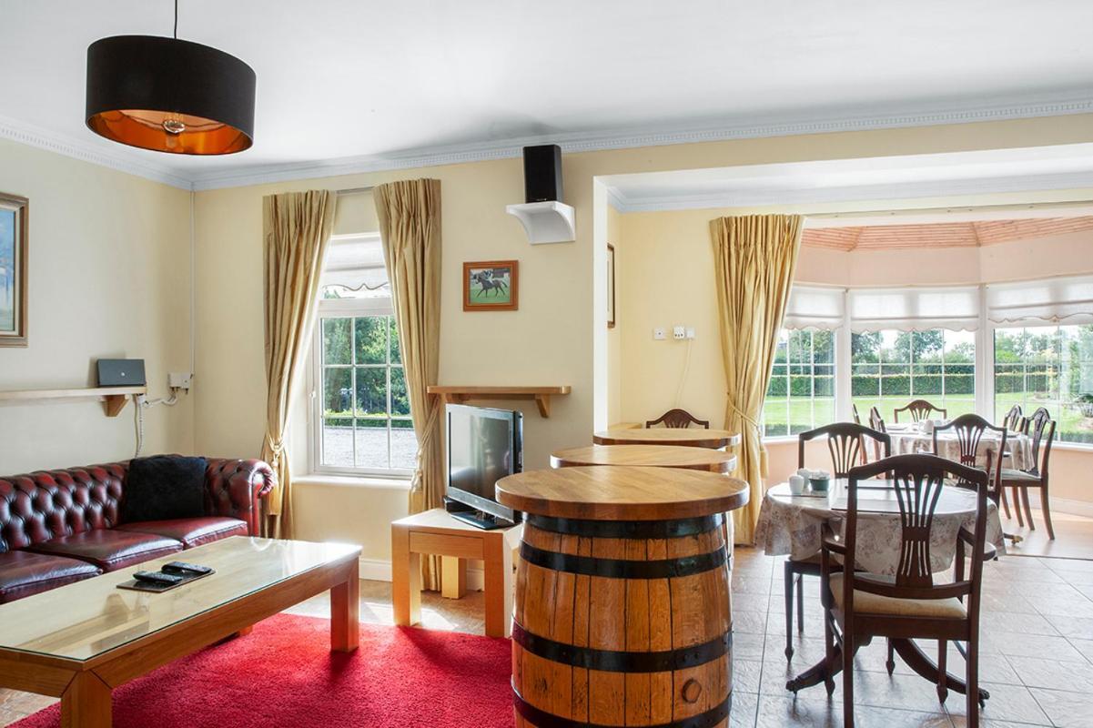 The Ridgewood Lodge Newbridge  Bagian luar foto