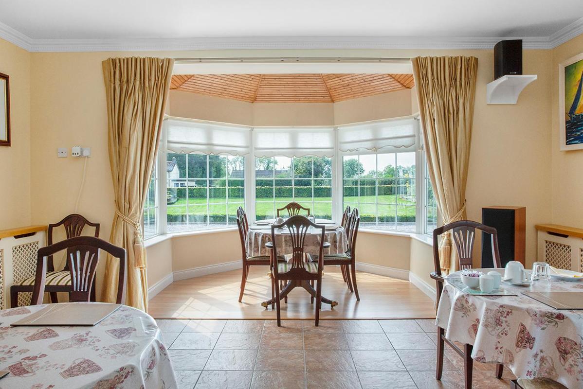 The Ridgewood Lodge Newbridge  Bagian luar foto