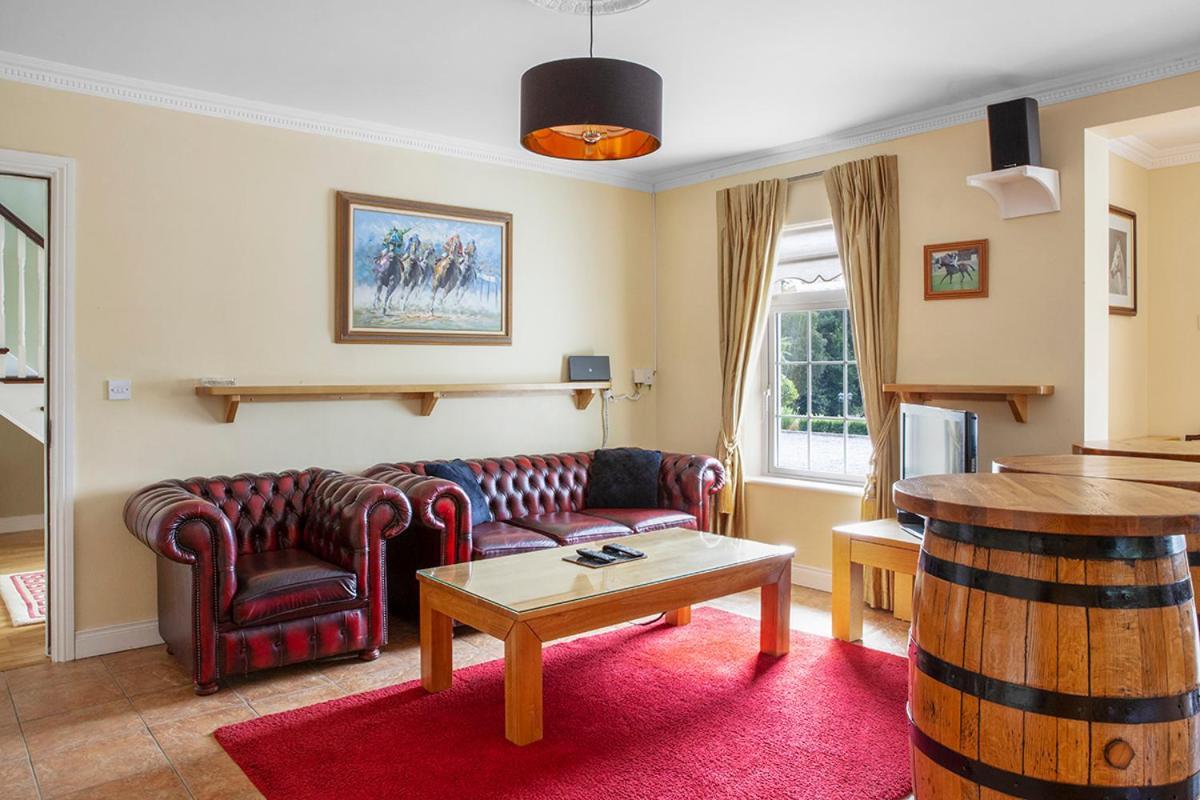 The Ridgewood Lodge Newbridge  Bagian luar foto
